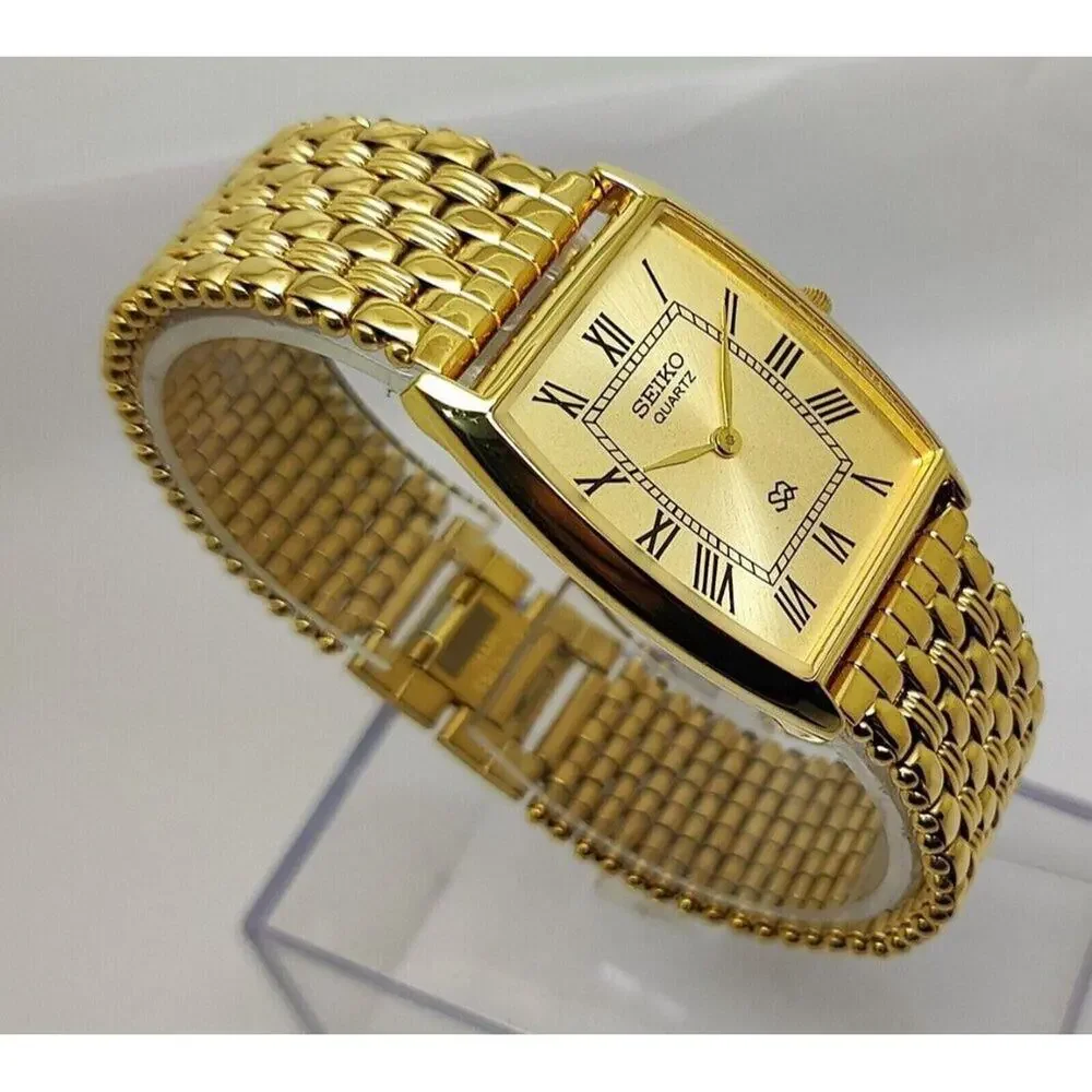 Vintage Style Seiko Quartz Mens Gold Watch & Black accents W/ Metal Strap
